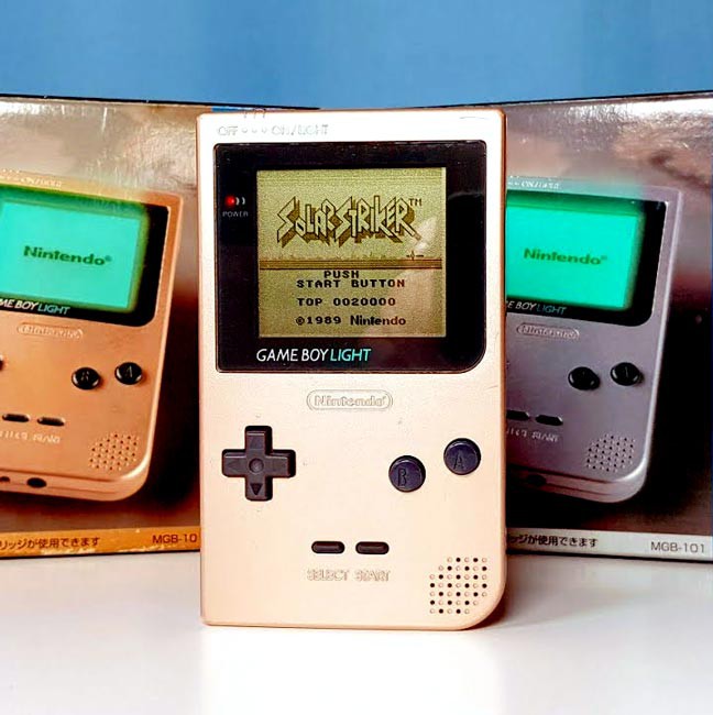 фото Game Boy Light