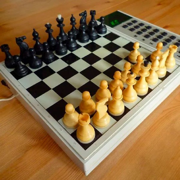 фото Электронные шахматы